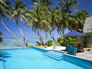 Poolside Dining